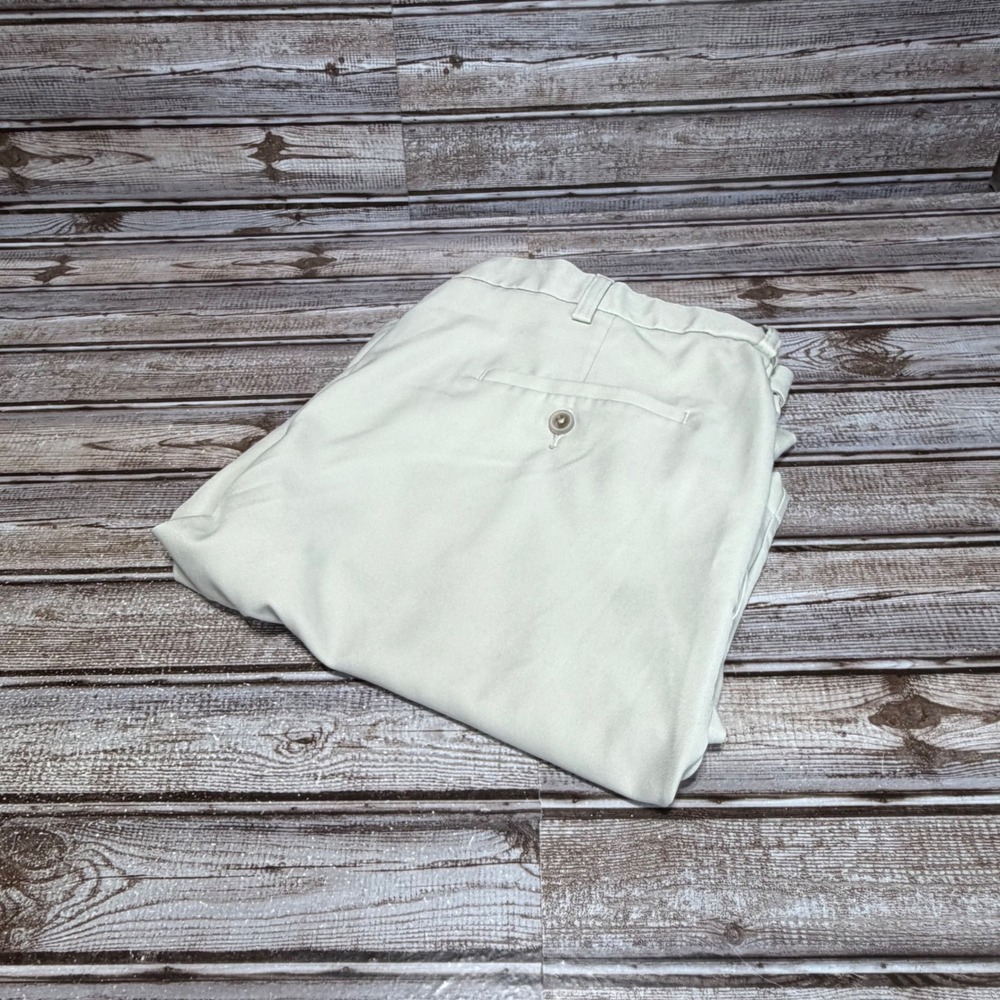 Haggar Cool 18 Pro Shorts Mens‎ 38 Khaki Flat Front Moisture Wicking Performance